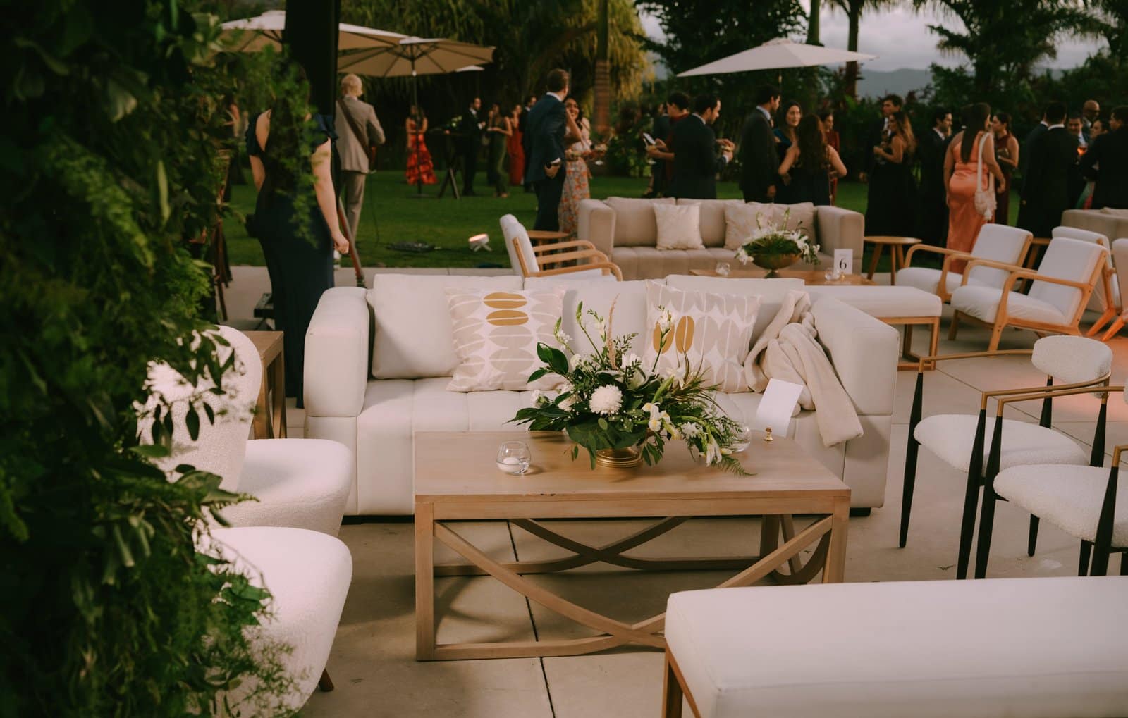 Wedding reception dance floor Entre Palmas venue